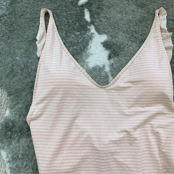 Aerie Ruffle Back One Piece Swimsuit - Picture 3 of 14